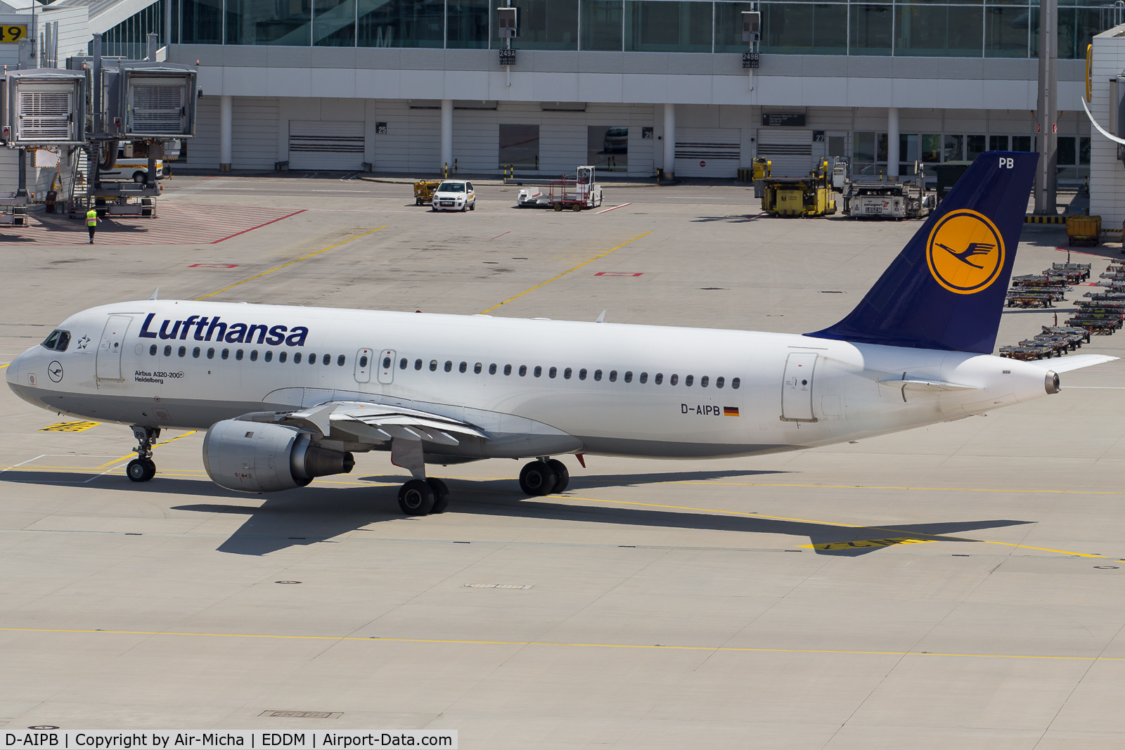 D-AIPB, 1989 Airbus A320-211 C/N 0070, Lufthansa