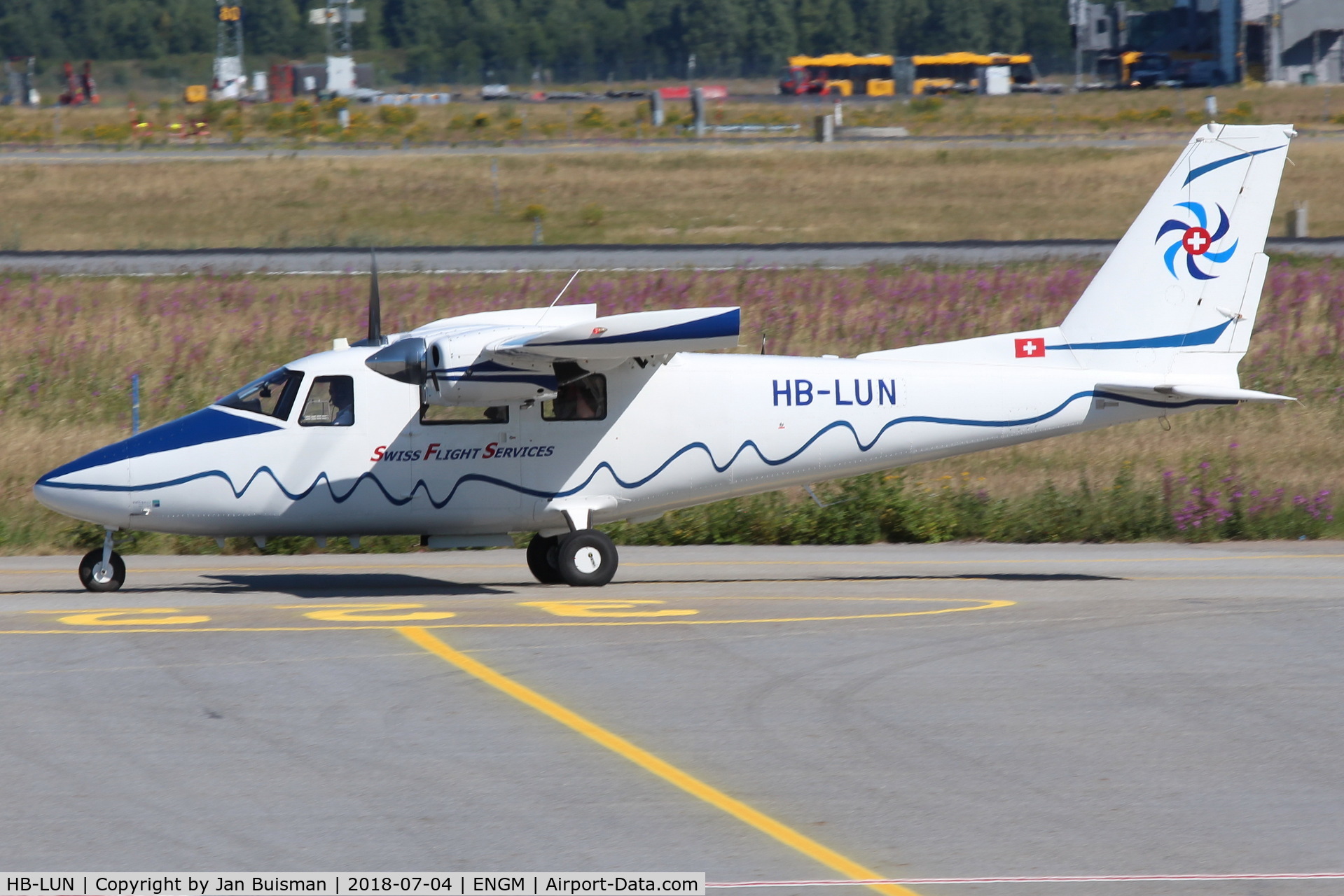 HB-LUN, 2012 Vulcanair P-68C C/N 469/C, Swiss Flight Services
