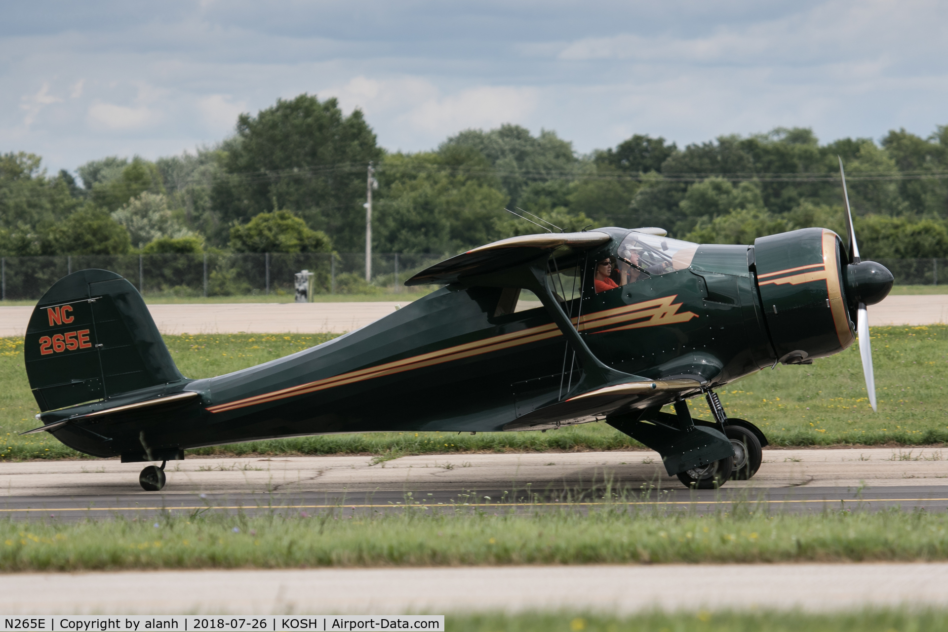 N265E, 1943 Beech D17S Staggerwing C/N 4940, Taxiing after arrival, AirVenture 2018