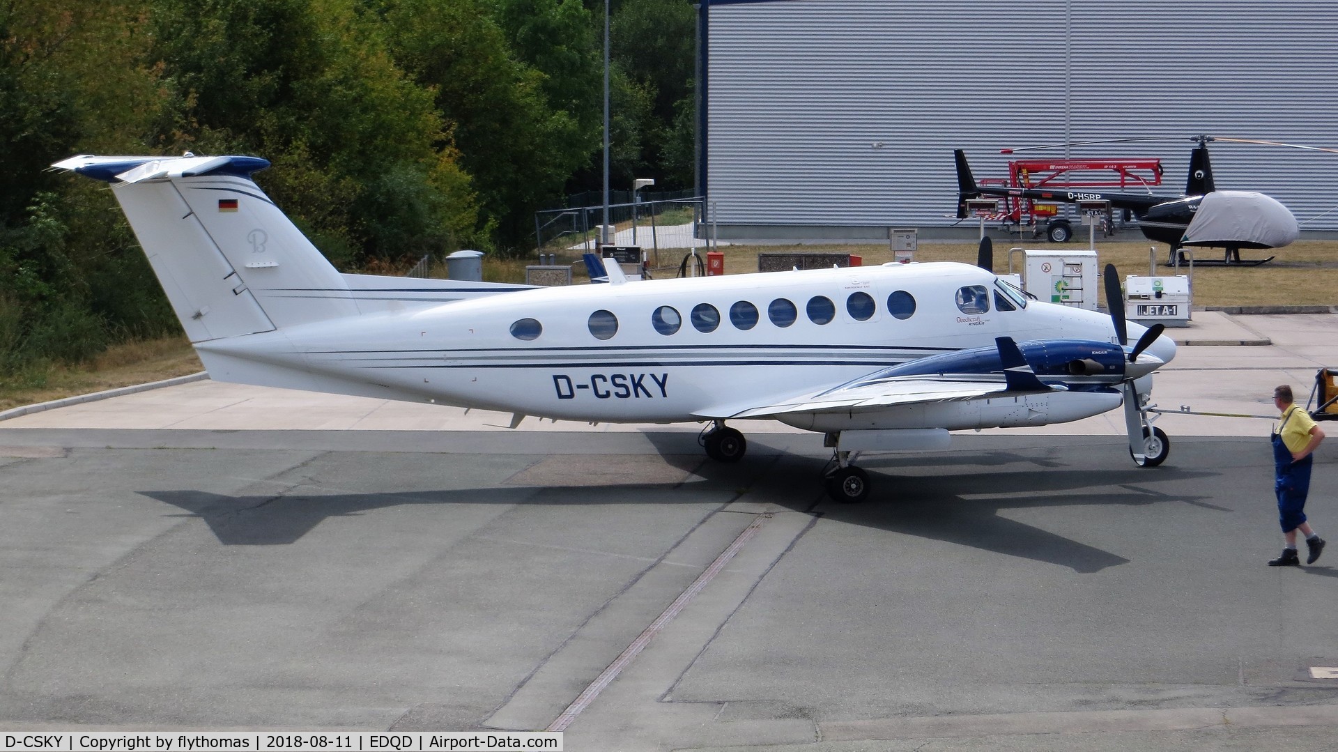 D-CSKY, 1996 Beechcraft B300 Super King Air 350 C/N FL-130, Super King Air 350 D-CSKY Bayreuth Flugplatz
