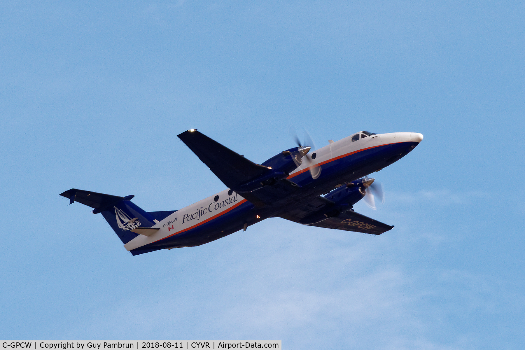 C-GPCW, 1989 Beech 1900C C/N UC-76, Takeoff