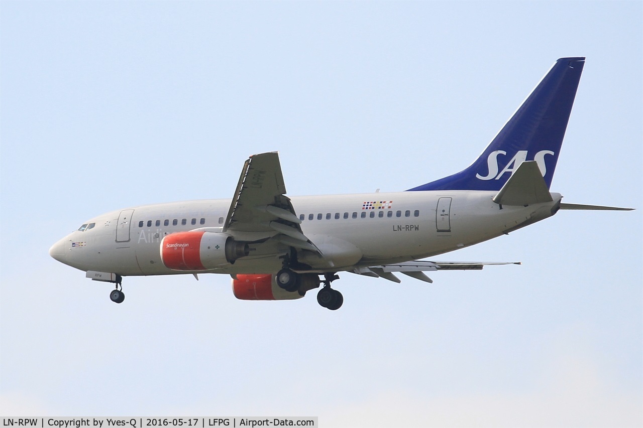 LN-RPW, 1999 Boeing 737-683 C/N 28289, Boeing 737-683, On final rwy 27R, Paris-Roissy Charles De Gaulle airport (LFPG-CDG)