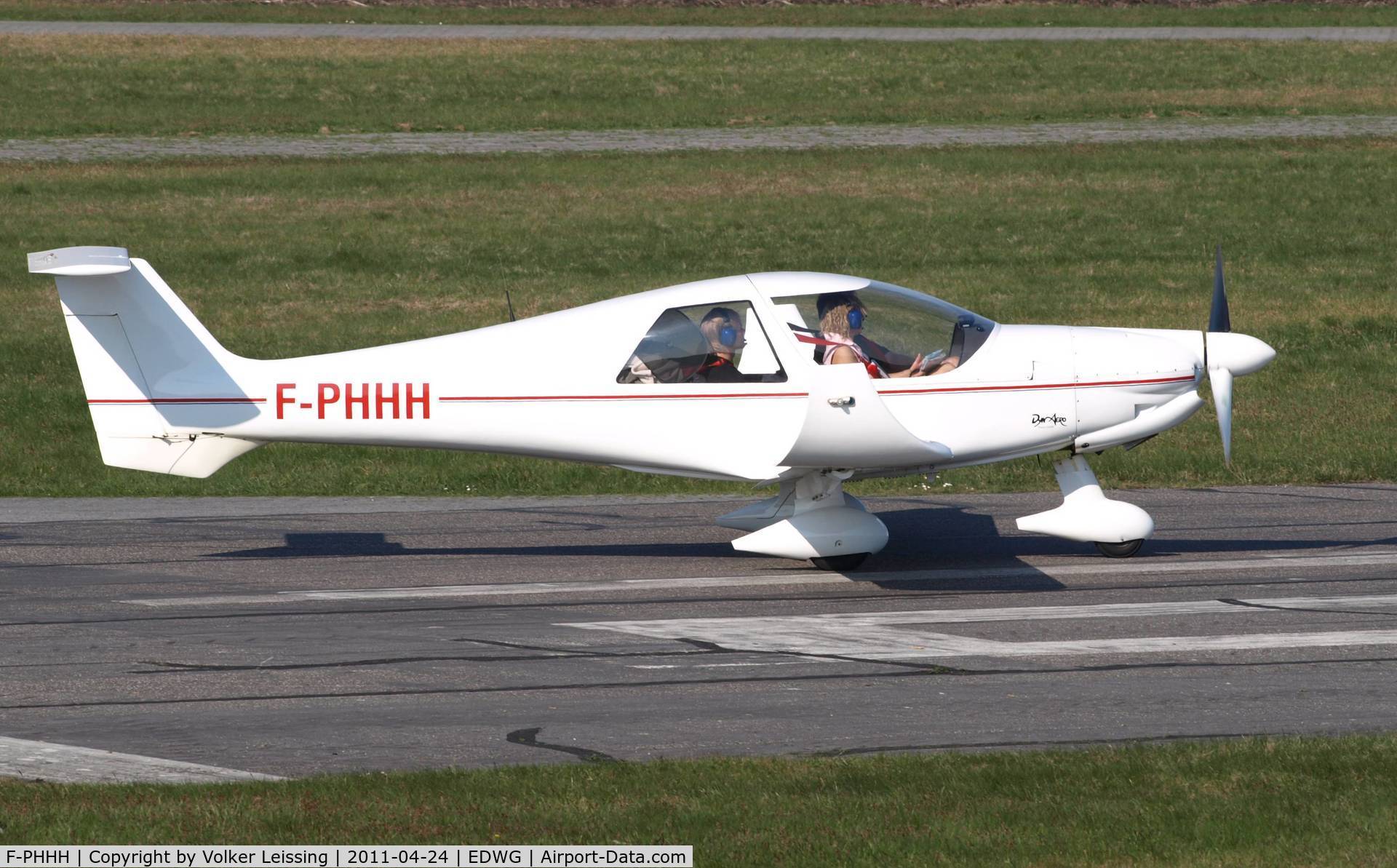 F-PHHH, 2003 Dyn'Aero MCR-4S 2002 C/N 19, line up