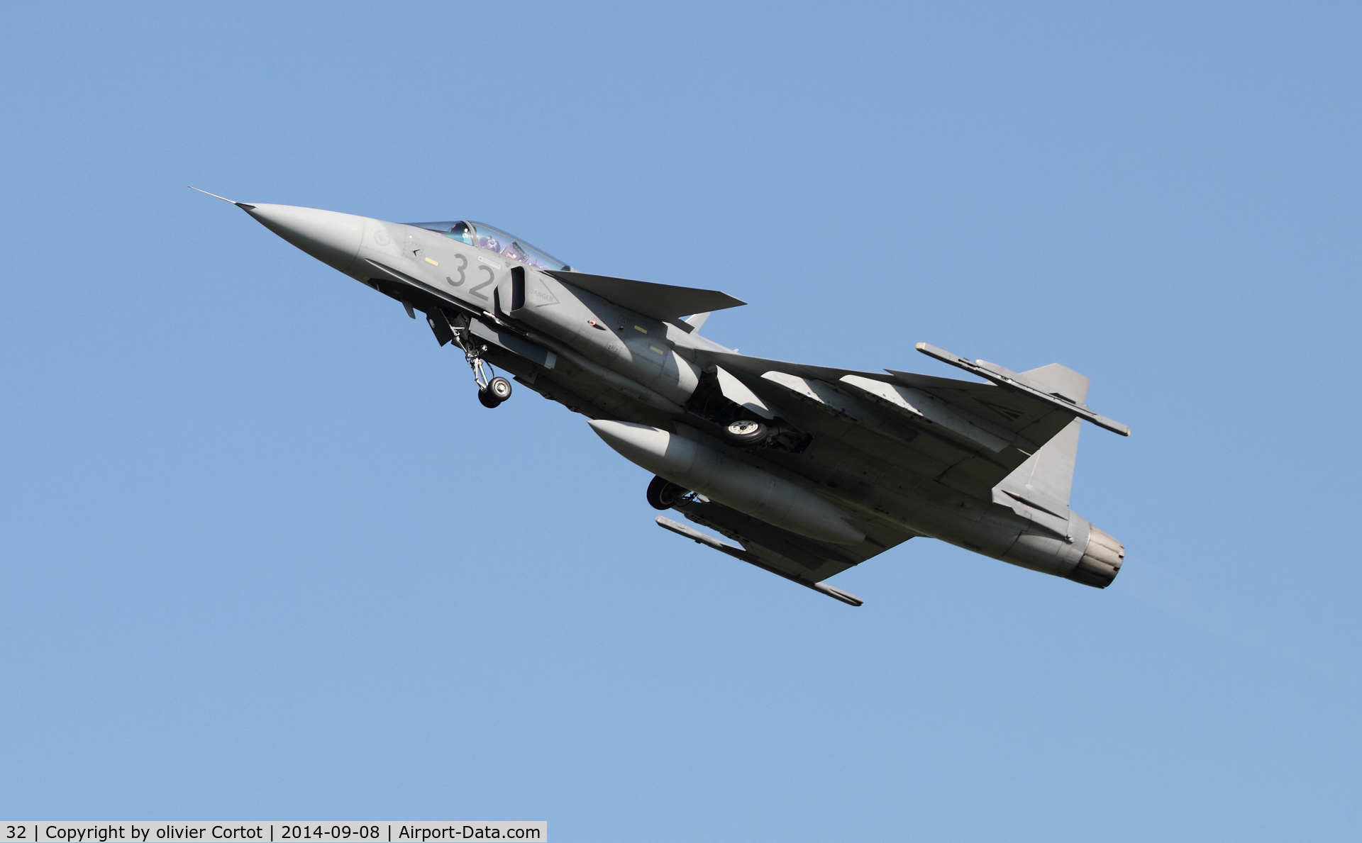 32, Saab JAS-39C Gripen C/N 39303, taking off from Payerne