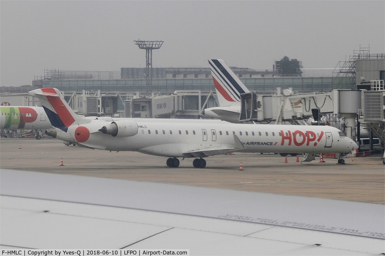 F-HMLC, 2010 Bombardier CRJ-1000EL NG (CL-600-2E25) C/N 19006, Bombardier CRJ-1000EL NG, Boarding area, Paris-Orly airport (LFPO-ORY)