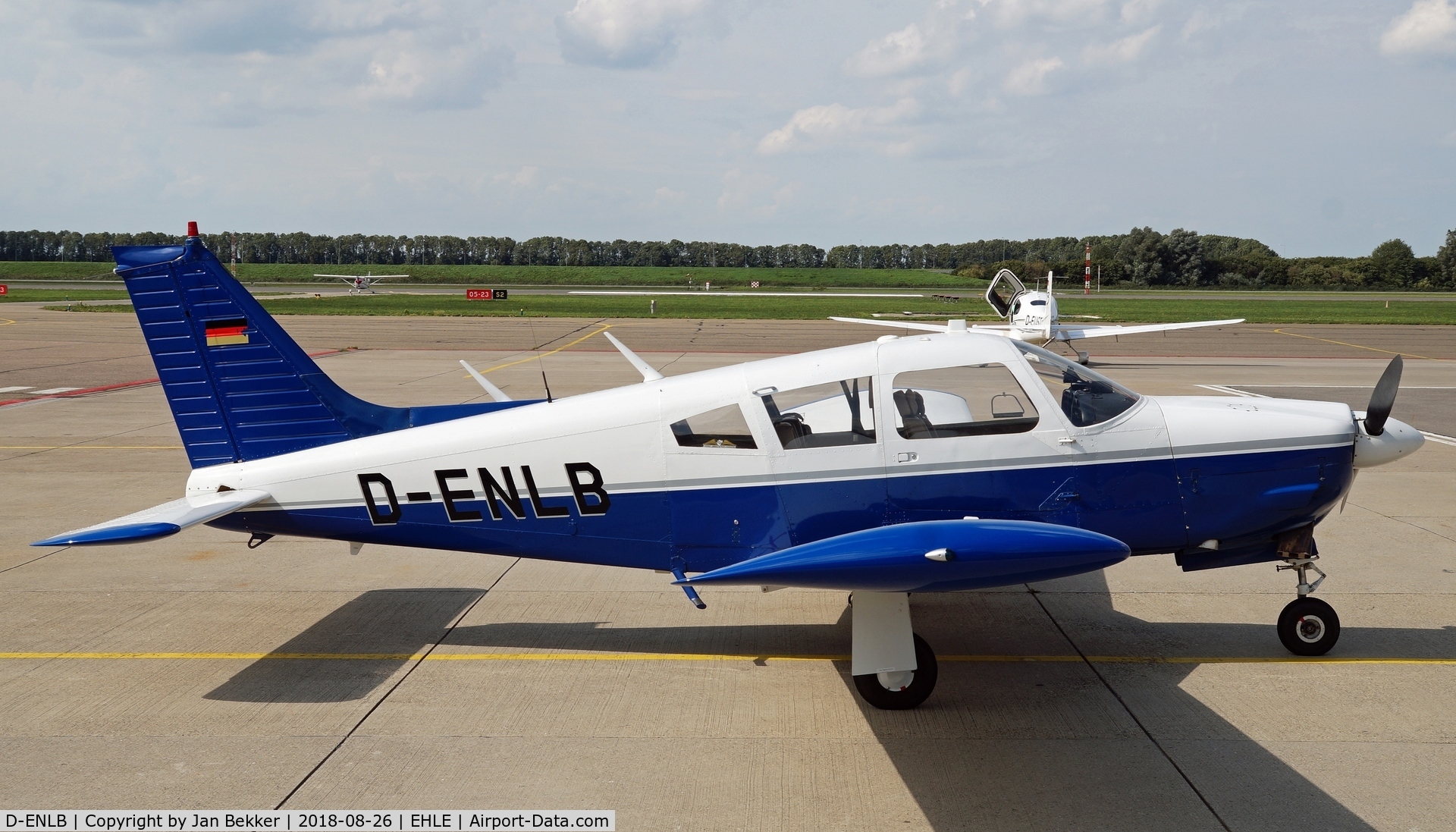 D-ENLB, Piper PA-28R-200 Cherokee Arrow C/N 28R-7235261, Lelystad Airport