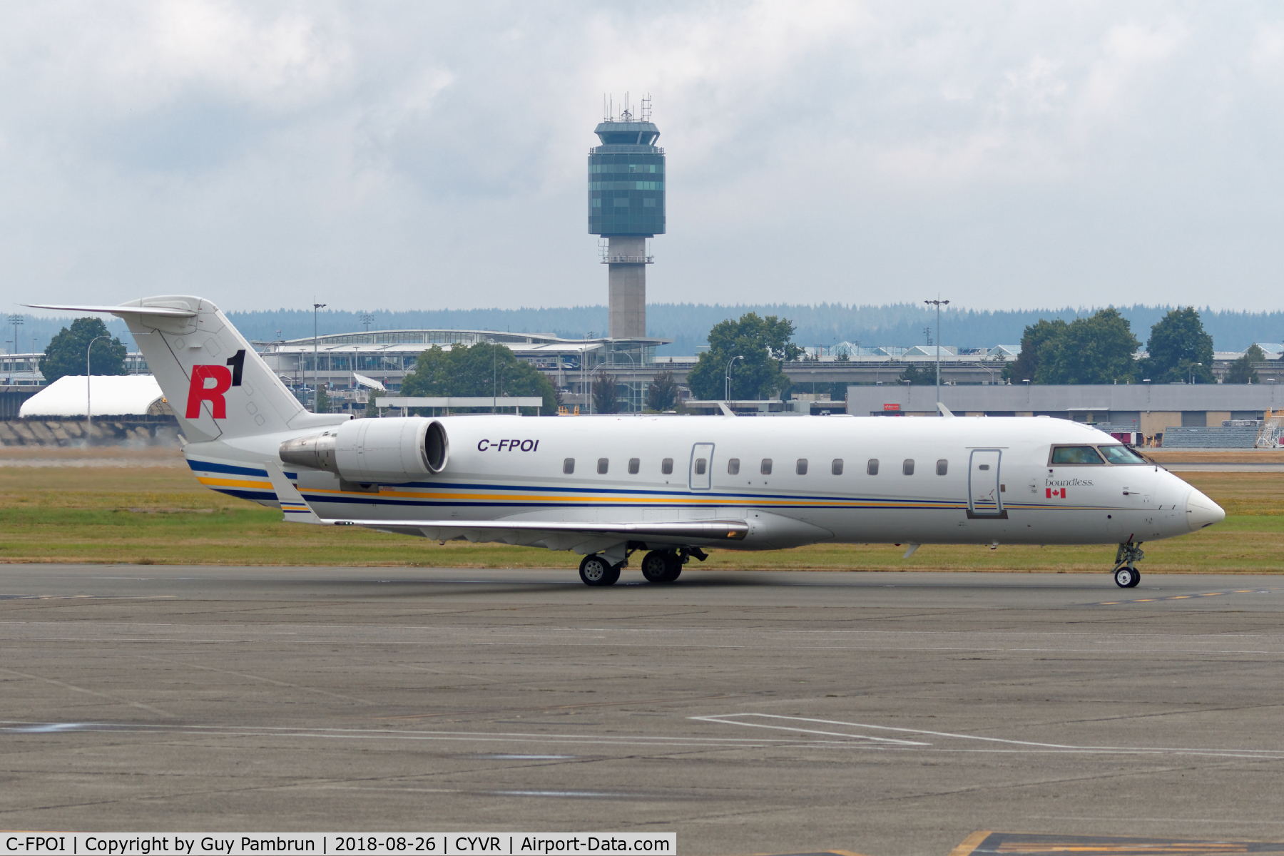 C-FPOI, 2005 Bombardier Challenger 850 (CL-600-2B19) C/N 8047, Just landed