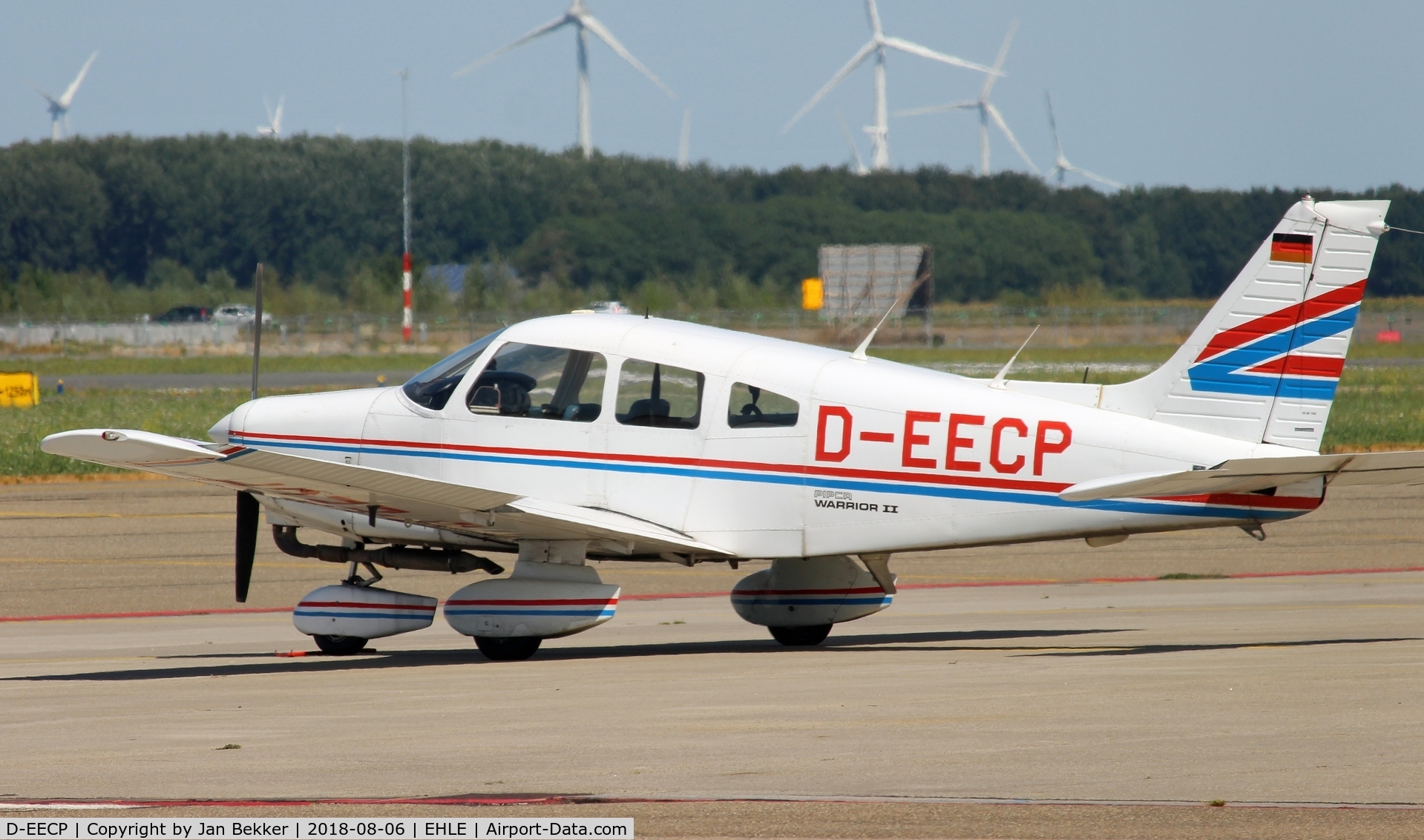 D-EECP, 1981 Piper PA-28-161 Warrior II C/N 28-8116242, Lelystad Airport