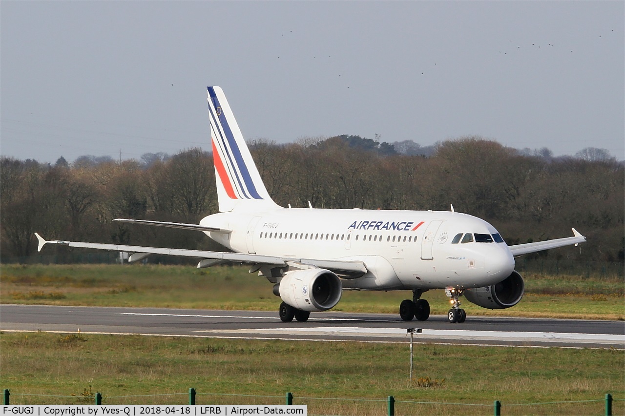F-GUGJ, 2005 Airbus A318-111 C/N 2582, Airbus A318-111, Take off run rwy 07R, Brest-Bretagne airport (LFRB-BES)