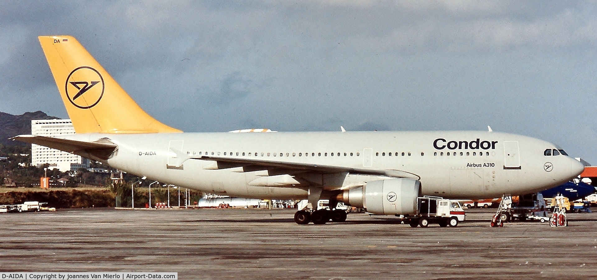 D-AIDA, 1987 Airbus A310-304/MRT C/N 434, Funchal Madeira '90s