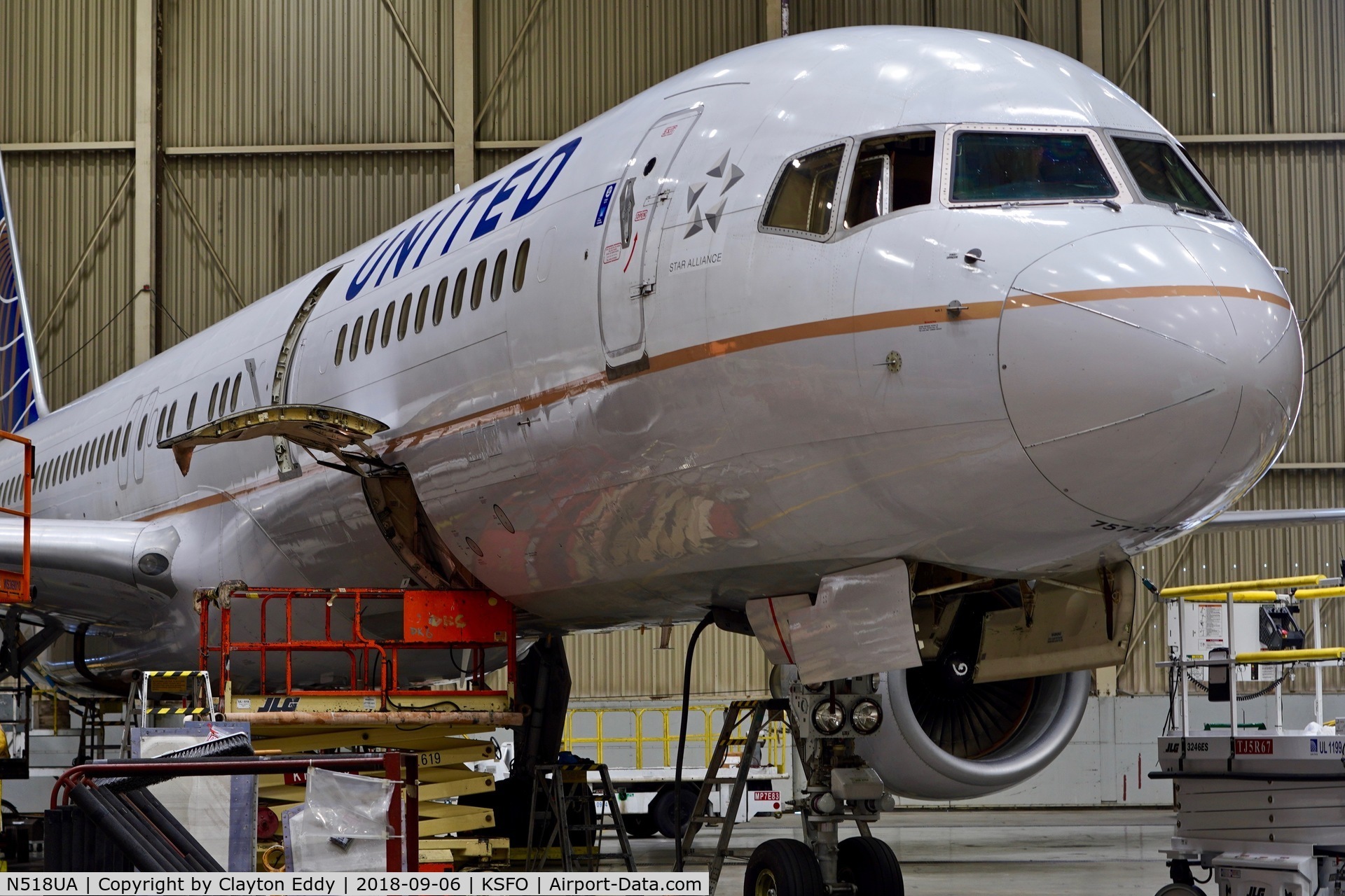 N518UA, 1990 Boeing 757-222 C/N 24871, SFO 2018.