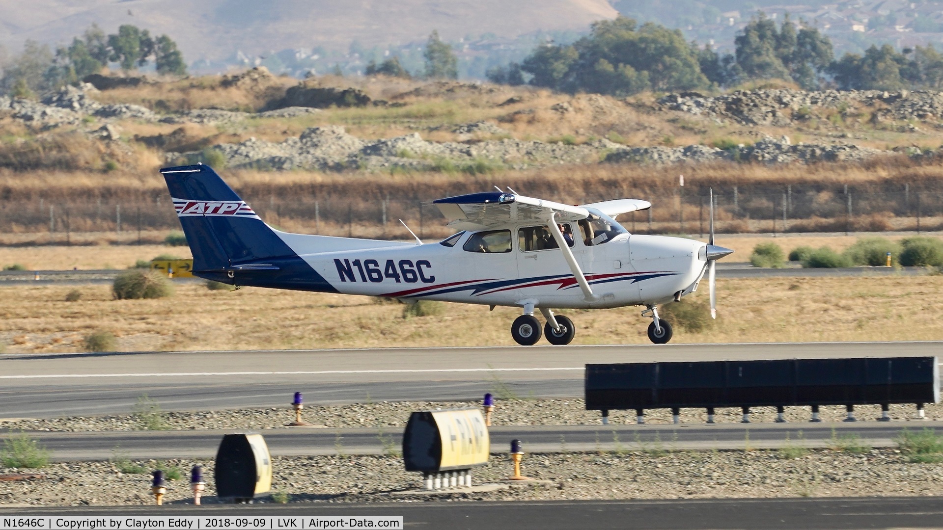 N1646C, 2016 Cessna 172S C/N 172S11729, Livermore Airport California 2018.
