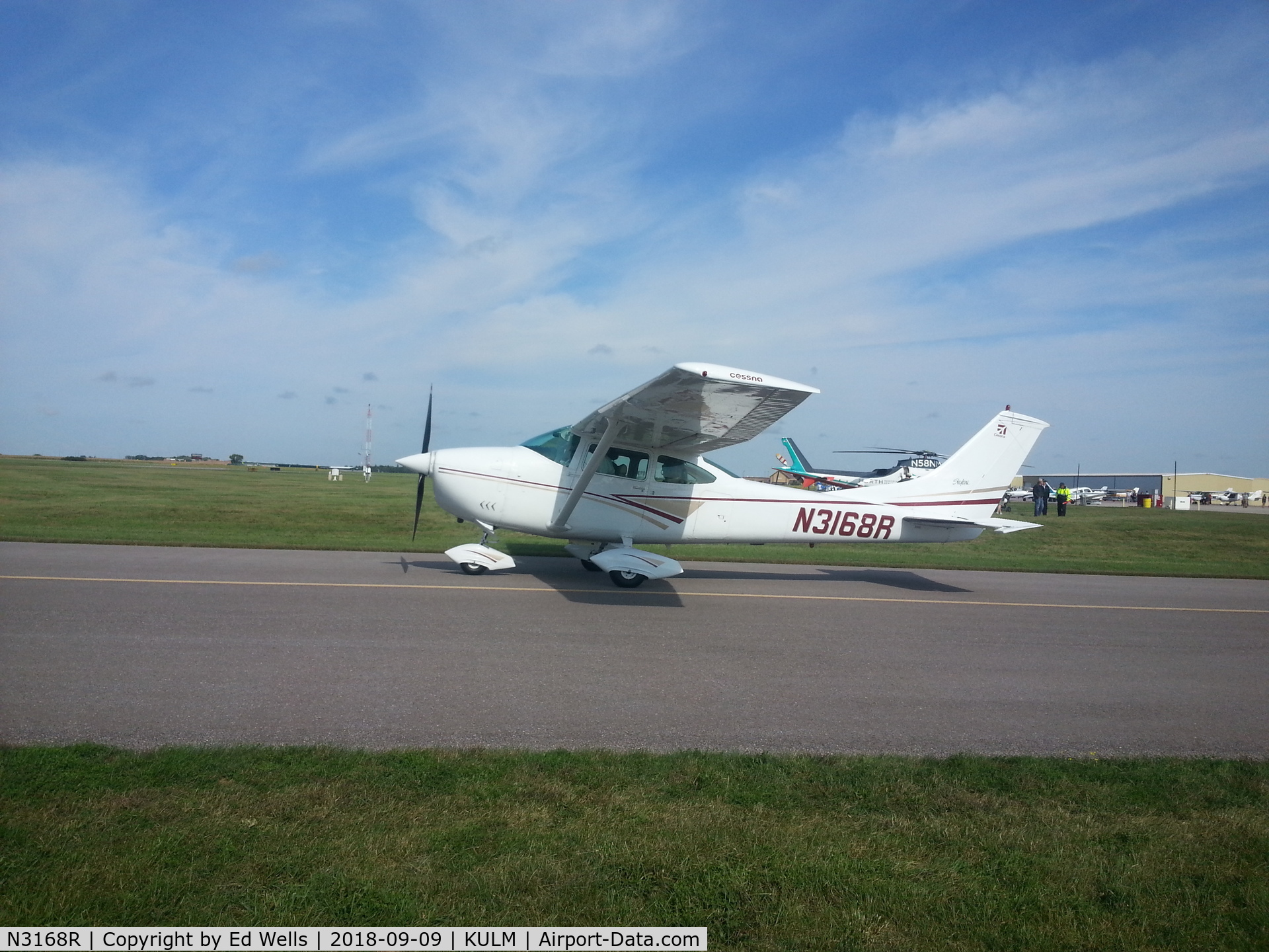 N3168R, 1967 Cessna 182L Skylane C/N 18258568, New Ulm flight breakfast