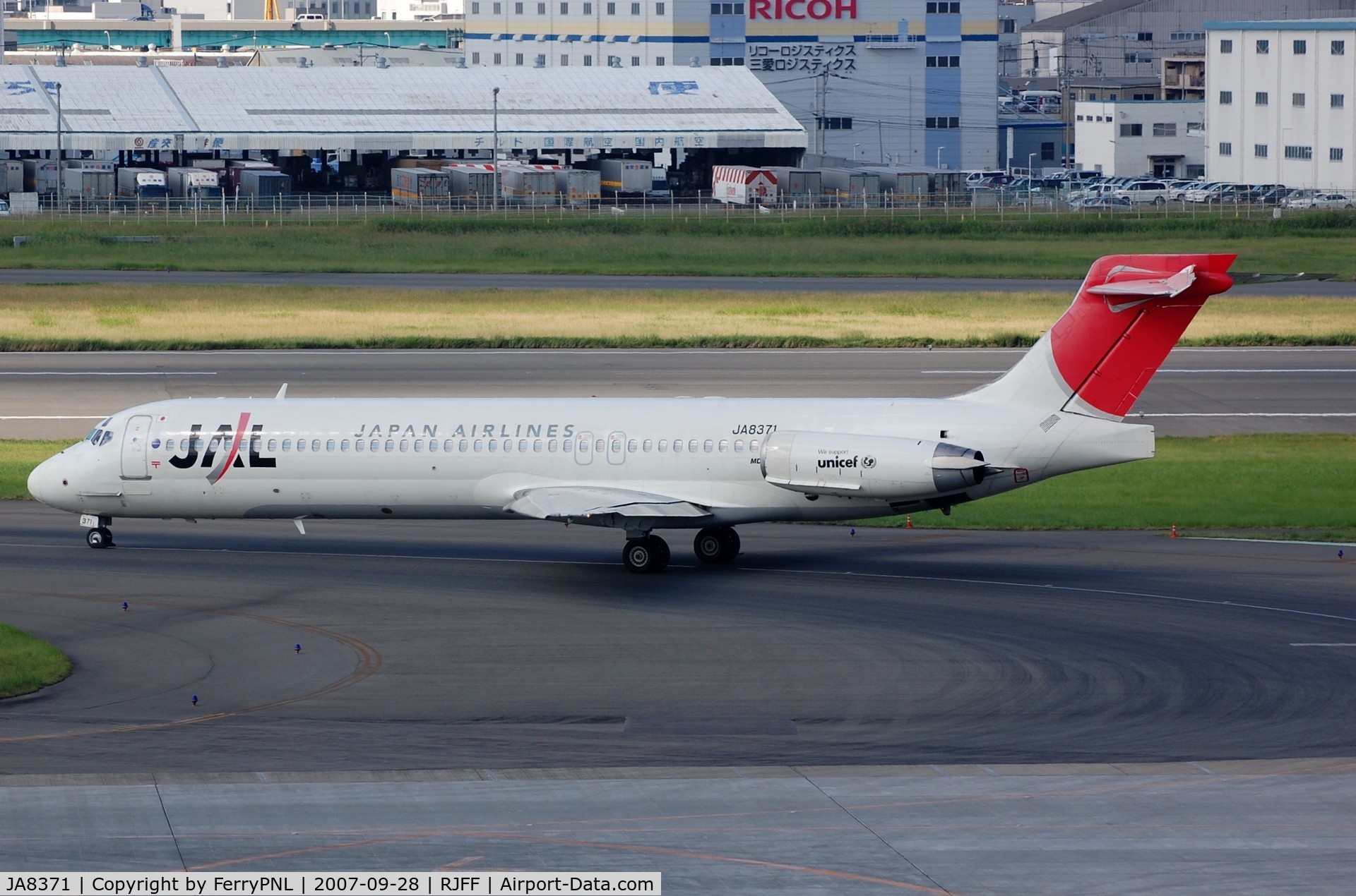 JA8371, McDonnell Douglas MD-87 (DC-9-87) C/N 53040, JAL MD-87 for departure in FUK