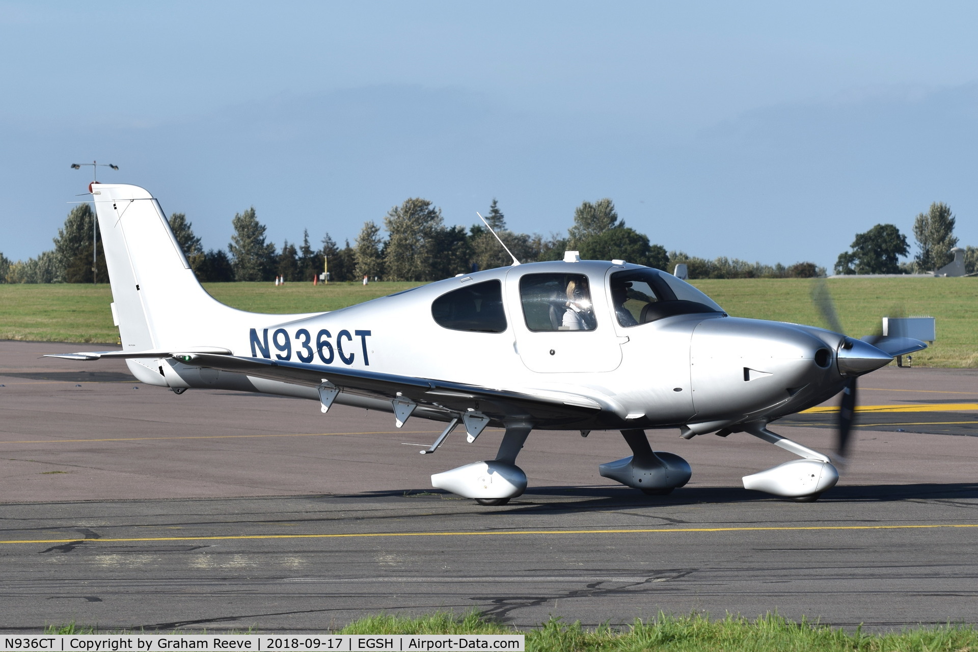 N936CT, 2013 Cirrus SR22T C/N 0648, Departing from Norwich.