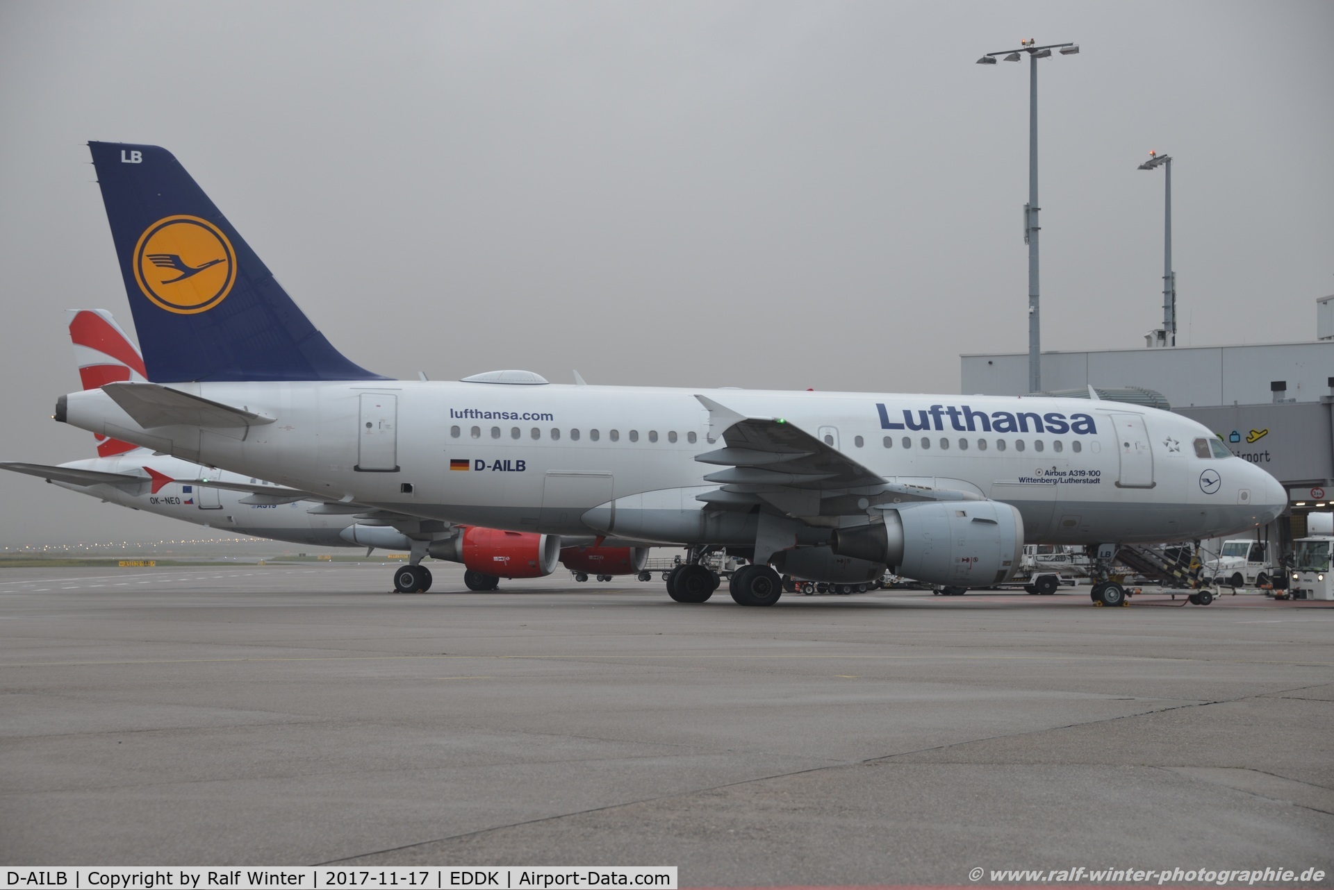 D-AILB, 1996 Airbus A319-114 C/N 610, Airbus A319-114 - LH DLH Lufthansa 'Lutherstadt Wittenberg' - 610 - D-AILB - 17.11.2017 - CGN