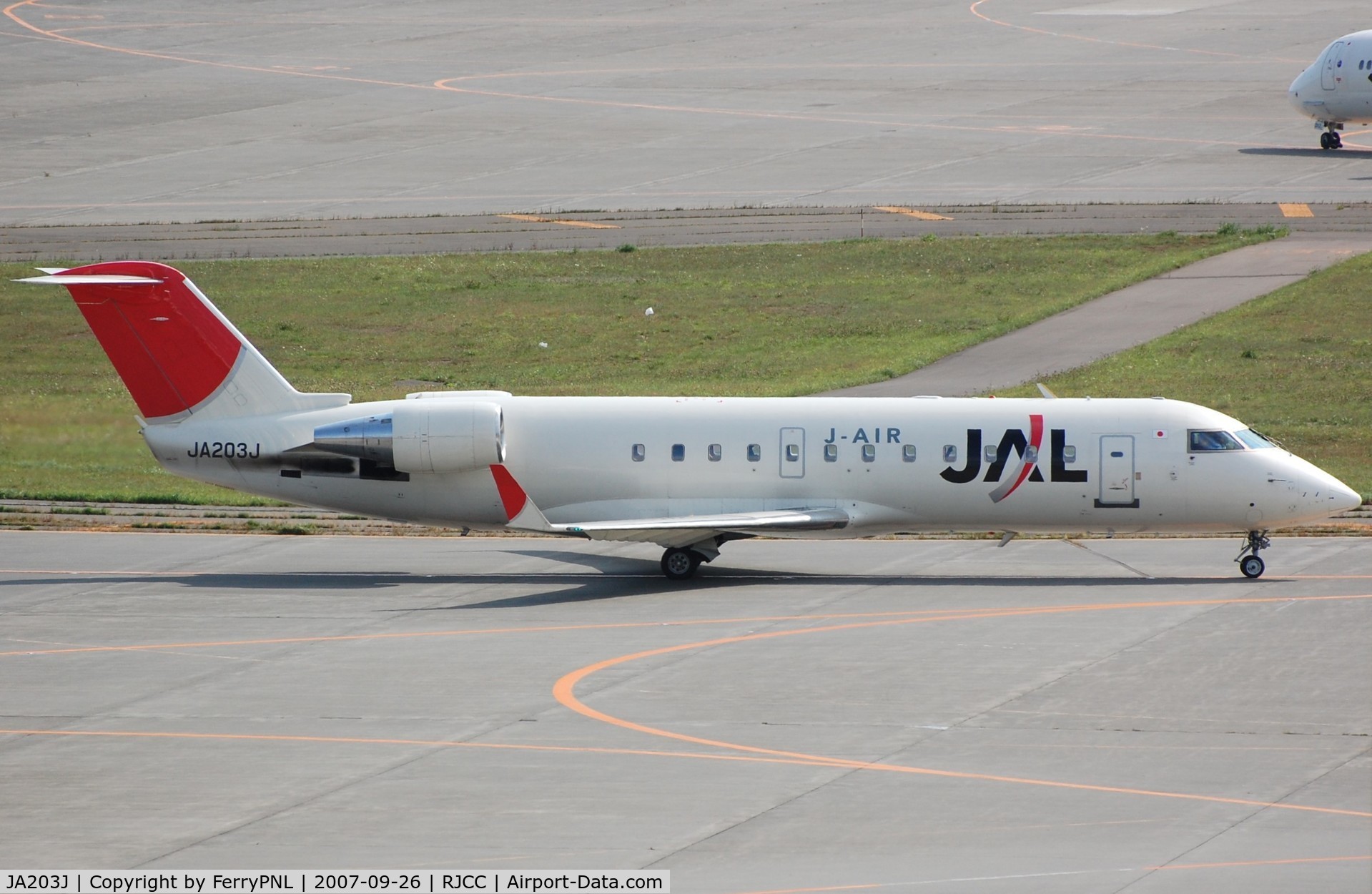 JA203J, 2002 Bombardier CRJ-200 (CL-600-2B19) C/N 7626, JAL CL200 in CTS