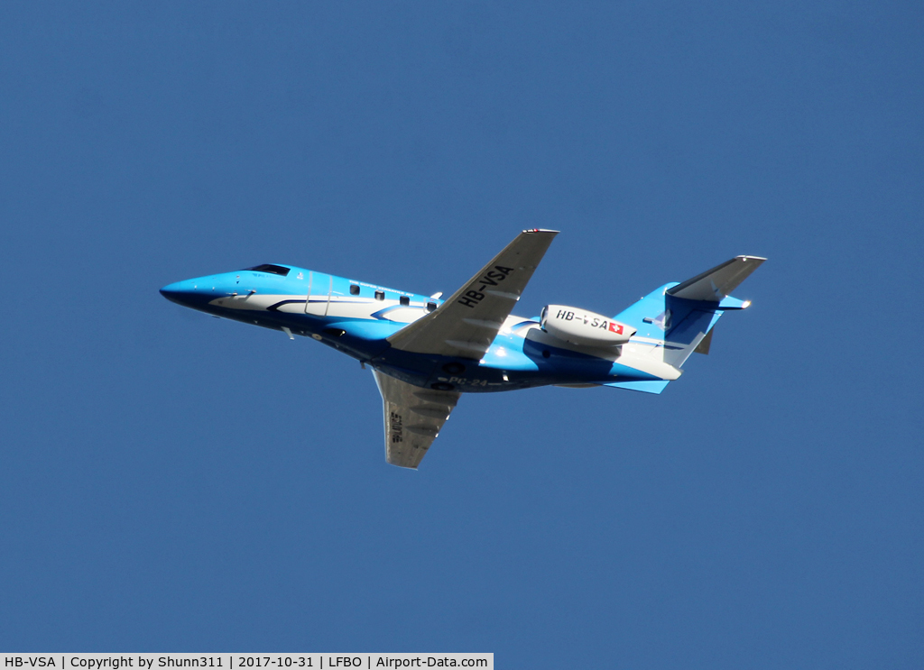 HB-VSA, 2017 Pilatus PC-24 C/N P03, Climbing after take off from rwy 32R