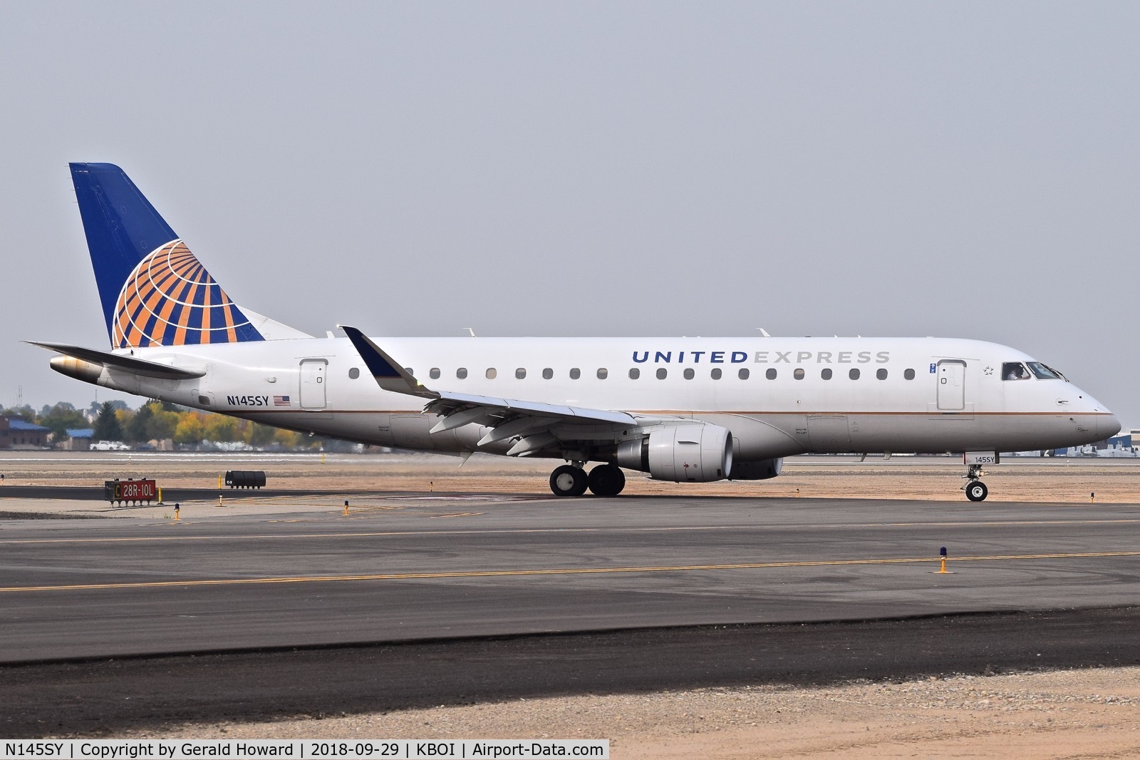 N145SY, 2015 Embraer 175LR (ERJ-170-200LR) C/N 17000484, Headed for the gate.