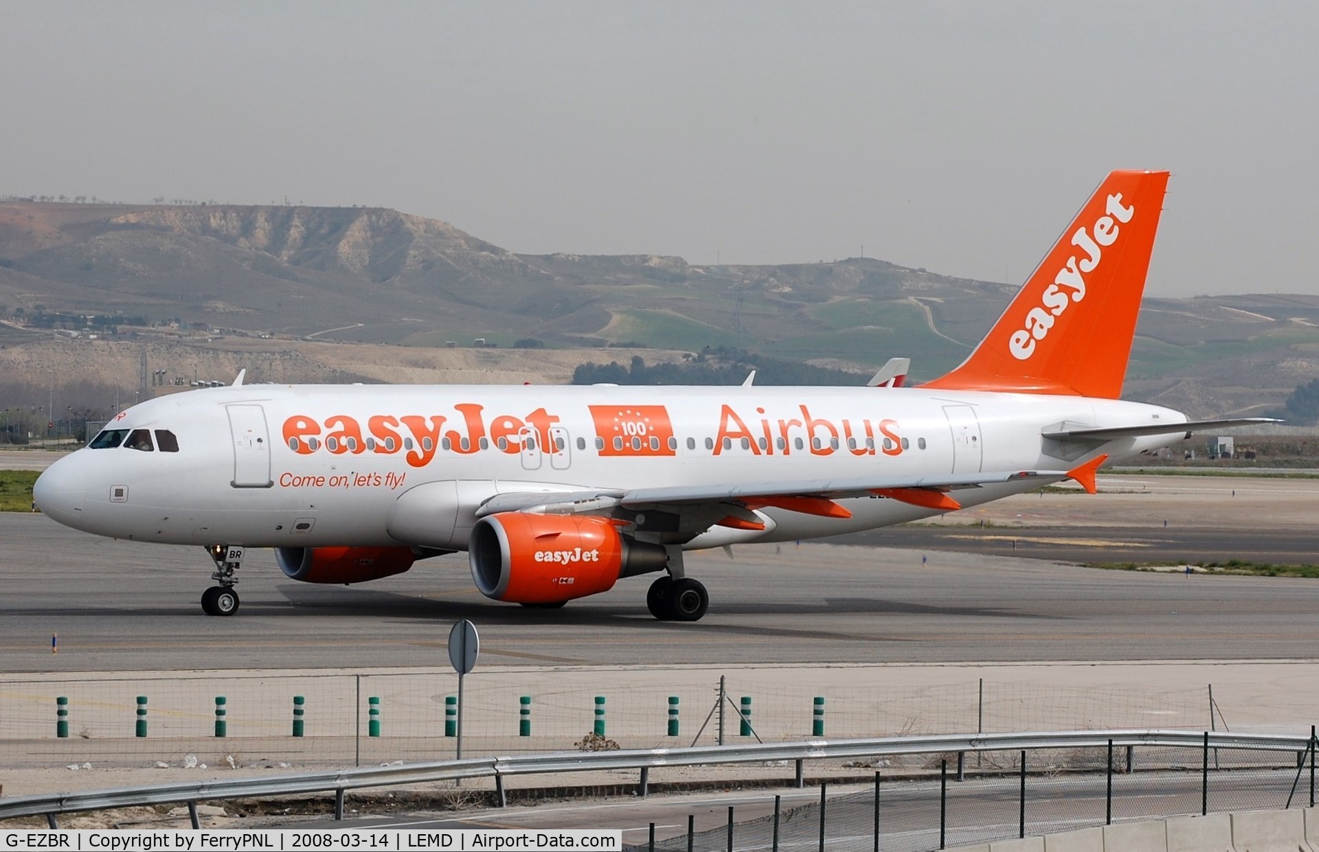 G-EZBR, 2007 Airbus A319-111 C/N 3088, Easyjet A319 with its 100th Airbus plane.