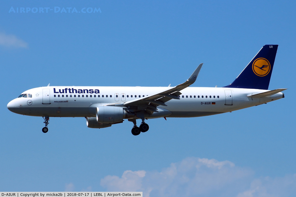 D-AIUR, 2015 Airbus A320-214 C/N 6985, Landing
