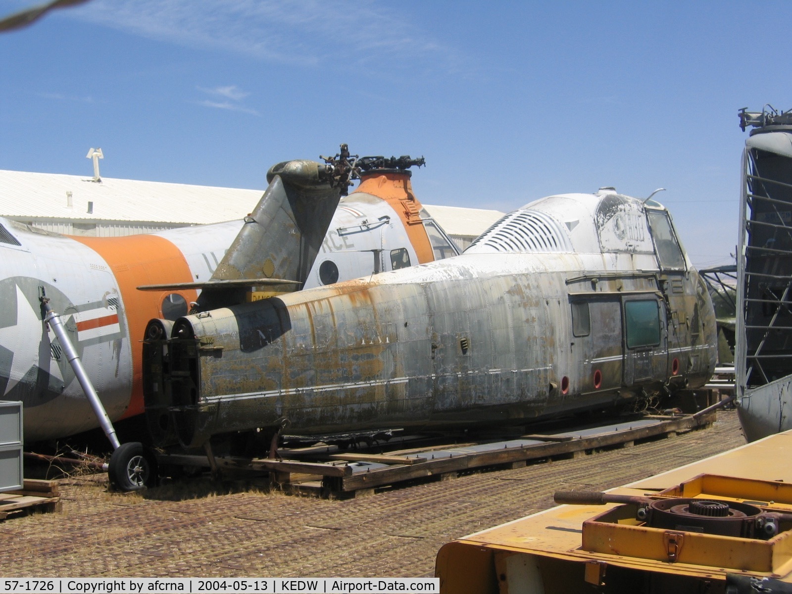 57-1726, 1957 Sikorsky VH-34C Choctaw C/N 58-0918, STORED AT EDWARDS AFB PRIOR TO MOVE TO TEXAS