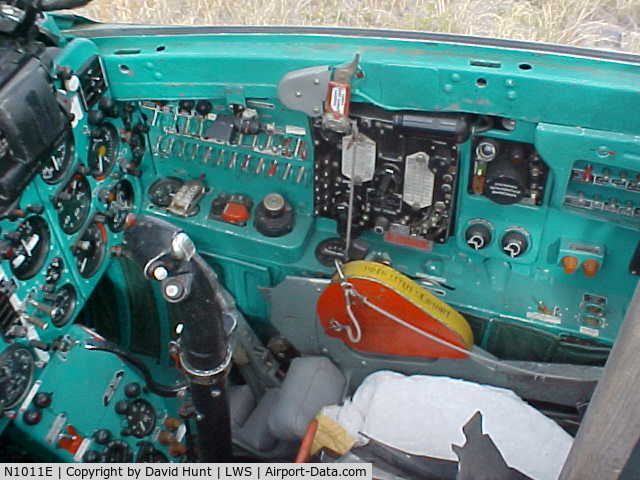 N1011E, Mikoyan-Gurevich MiG-21F-13 C/N 1011, LWS cockpit