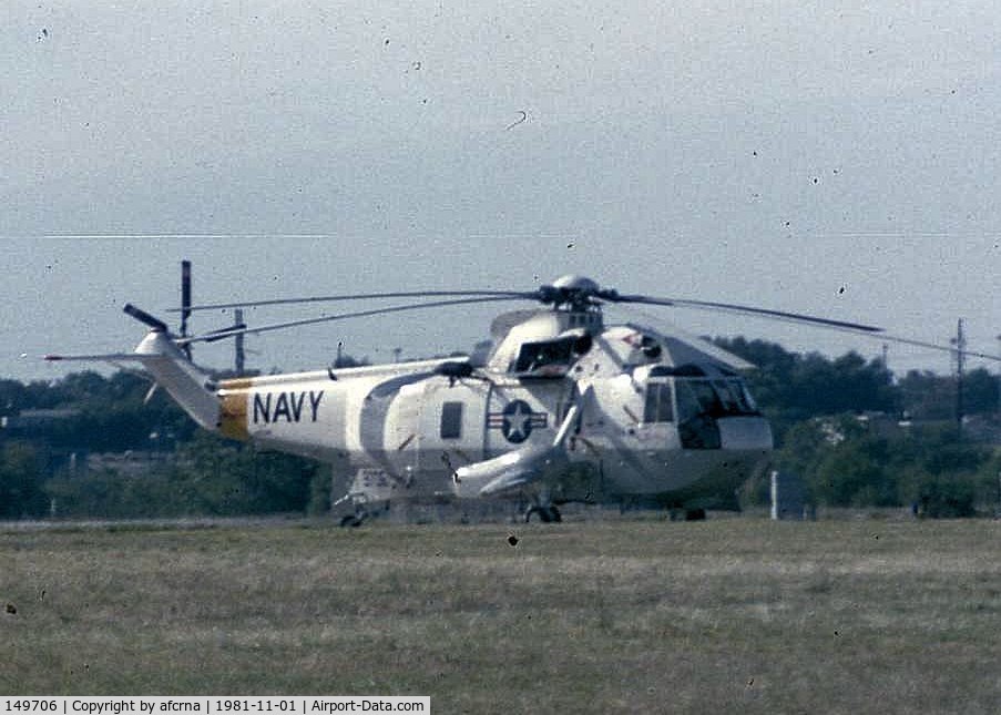 149706, Sikorsky SH-3H Sea King C/N 61122, TRANSIENT LINE AT NAS DALLAS