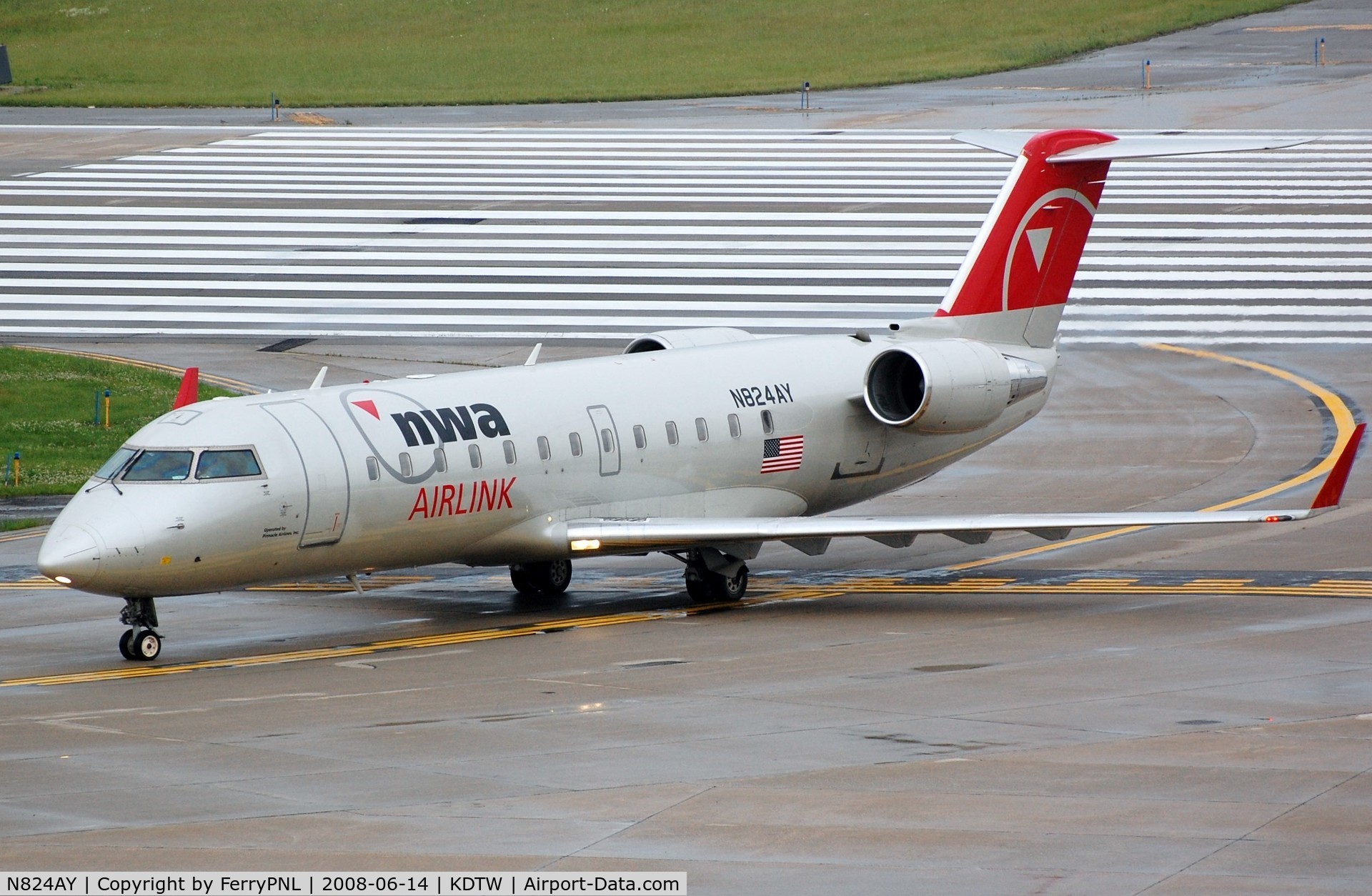N824AY, 2005 Bombardier CRJ-200LR (CL-600-2B19) C/N 8024, NWA Airlink CL200