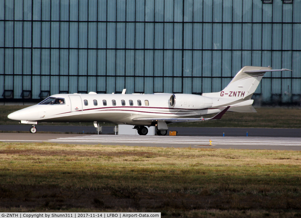 G-ZNTH, 2016 Learjet 45 C/N 45-540, Lining up rwy 32R for departure