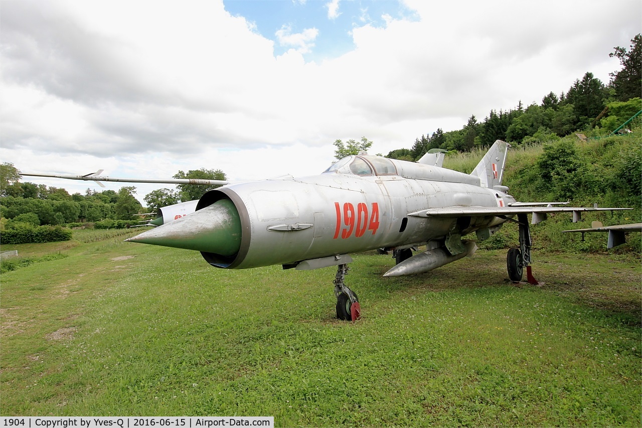 1904, Mikoyan-Gurevich MiG-21M C/N 961904, Mikoyan-Gurevich MiG-21M, Savigny-Les Beaune Museum