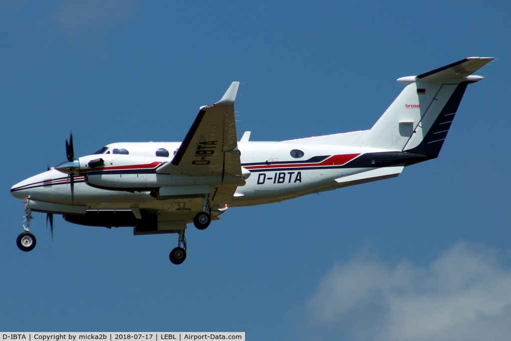 D-IBTA, 2009 Hawker Beechcraft B200GT King Air C/N BY-75, Landing