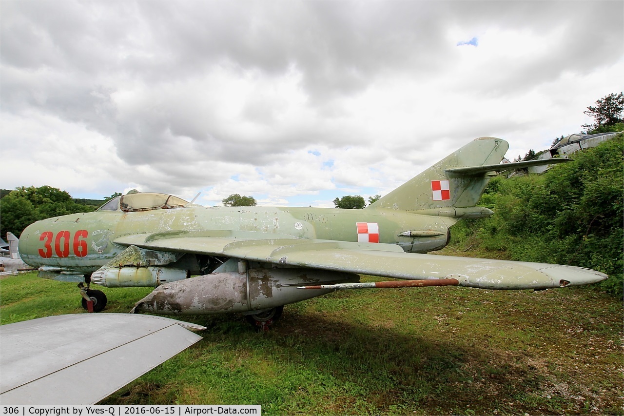 306, PZL-Mielec Lim-6bis C/N 1F-0306, PZL-Mielec Lim-6bis, Savigny-Les Beaune Museum