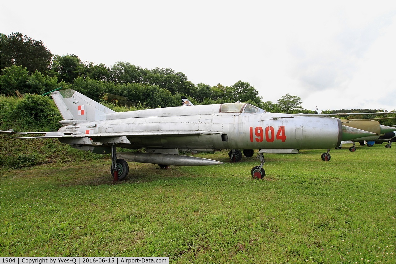 1904, Mikoyan-Gurevich MiG-21M C/N 961904, Mikoyan-Gurevich MiG-21M, Savigny-Les Beaune Museum