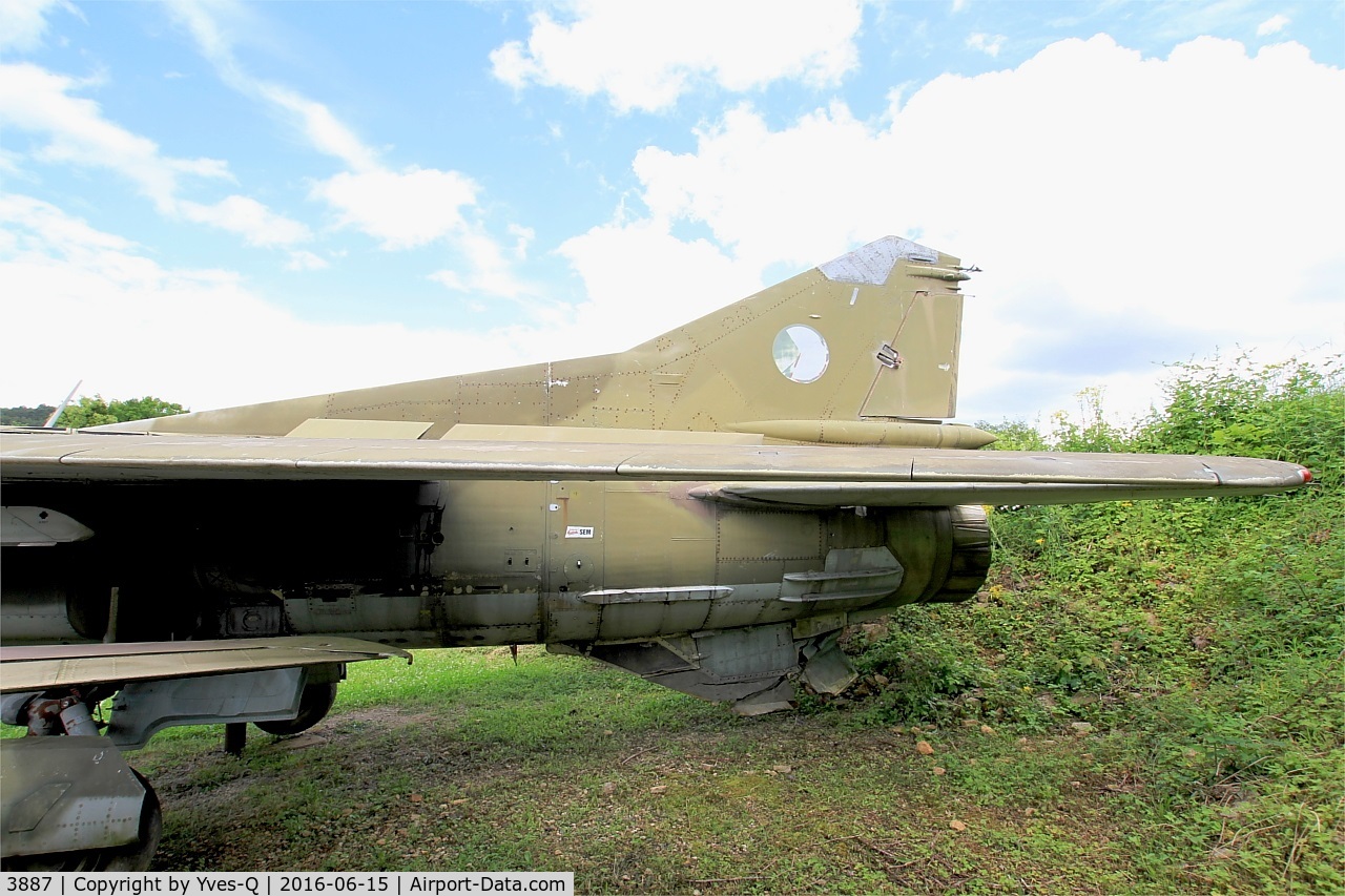 3887, Mikoyan-Gurevich MiG-23MF C/N 0390213887, Mikoyan-Gurevich MiG-23MF, Savigny-Les Beaune Museum