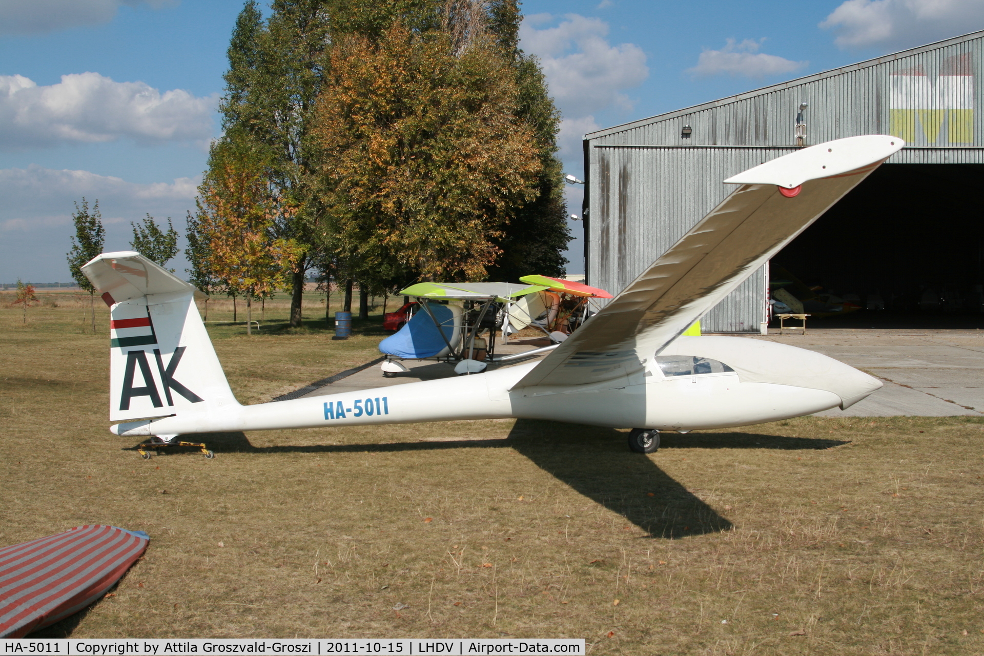 HA-5011, 1980 ICA-Brasov IS-28B2 C/N 289, LHDV Dunaújváros Airport, Hungary