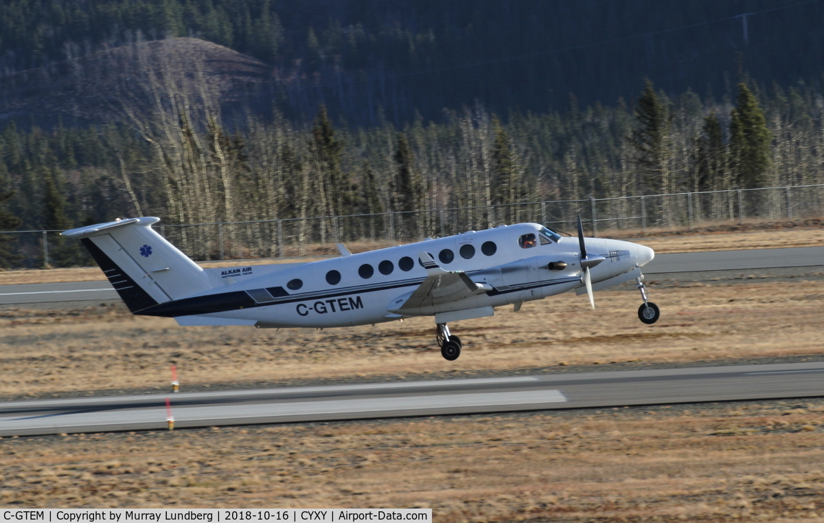 C-GTEM, 1999 Beech B300 King Air C/N FL-236, Taking off at Whitehorse, Yukon.