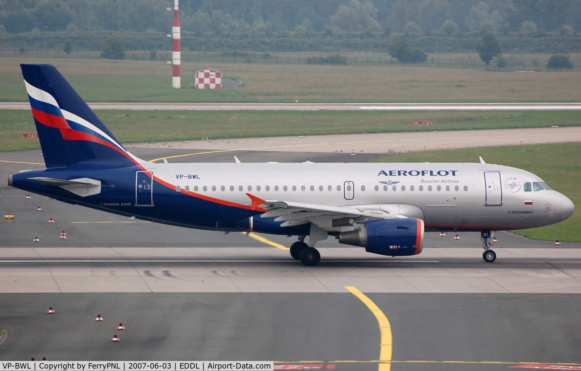 VP-BWL, 2004 Airbus A319-111 C/N 2243, Aeroflot A319 departing