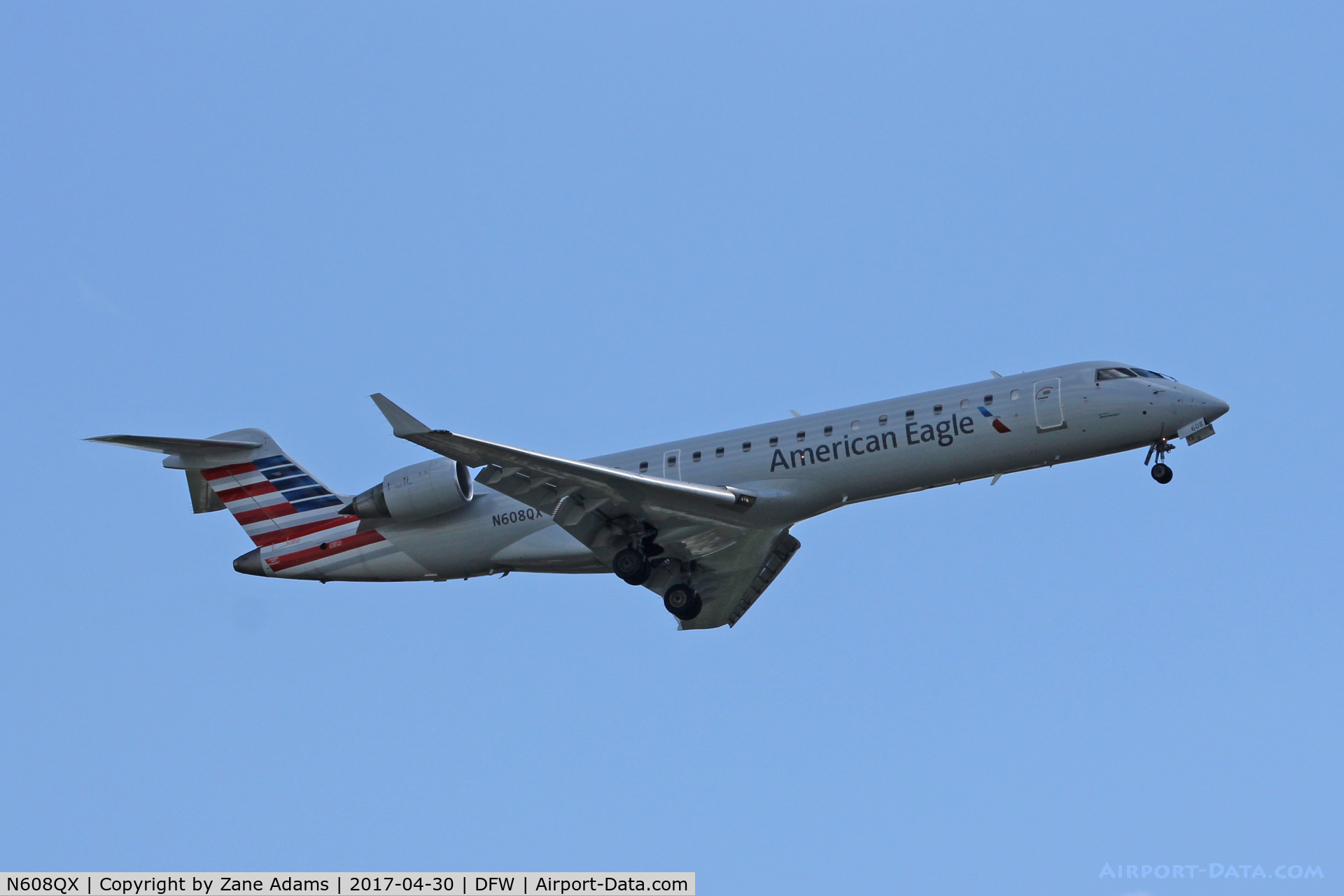 N608QX, 2001 Bombardier CRJ-701 (CL-600-2C10) Regional Jet C/N 10026, Landing at DFW Aiport