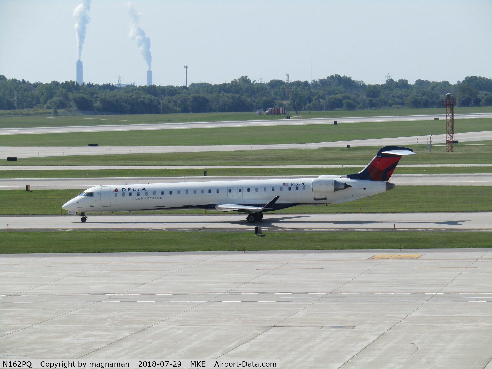N162PQ, 2008 Bombardier CRJ-900ER (CL-600-2D24) C/N 15162, just landed at MKE