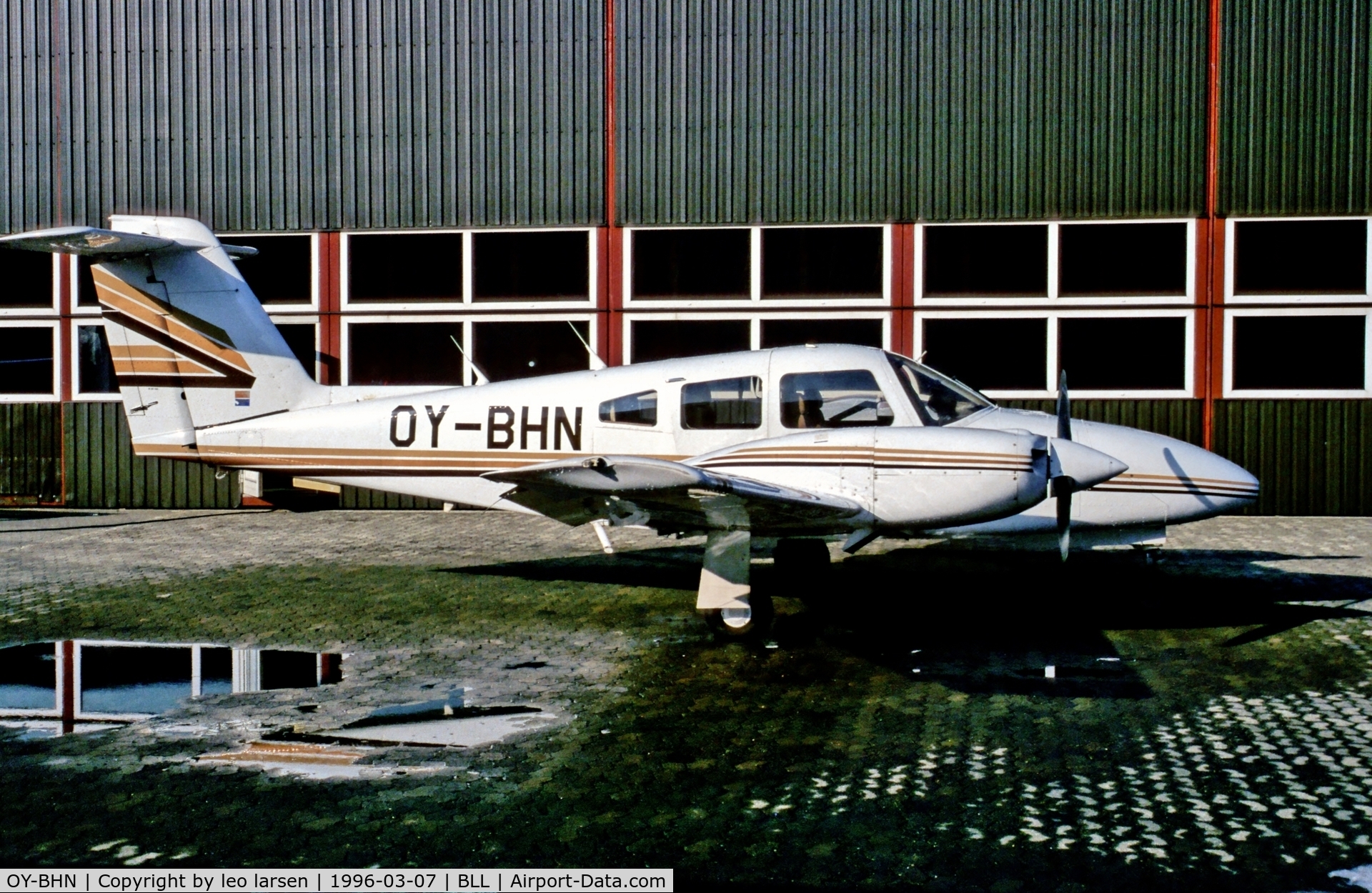 OY-BHN, 1980 Piper PA-44-180T Turbo Seminole Turbo Seminole C/N 44-8107012, Billund 7.3.1996.To SX-BNE