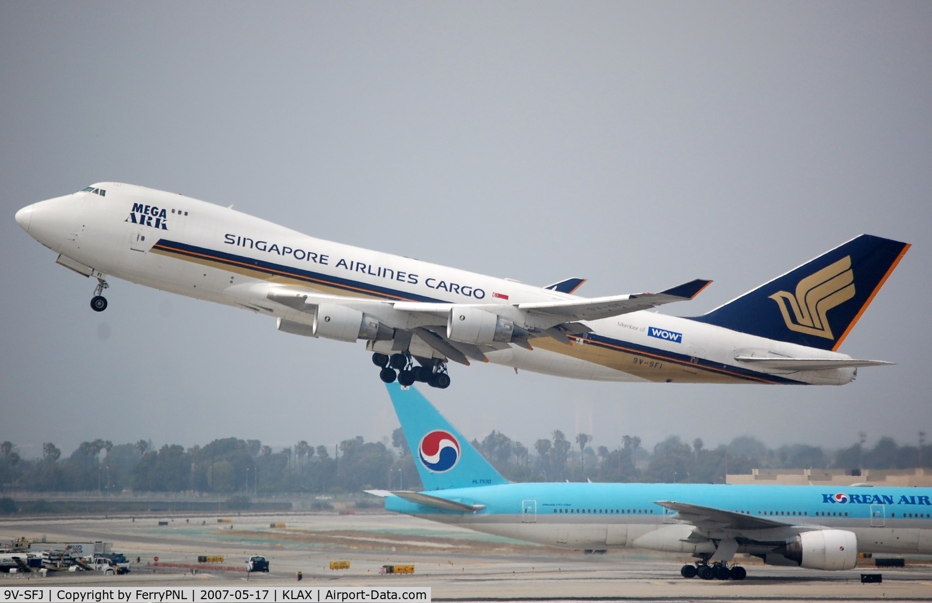 9V-SFJ, 2001 Boeing 747-412F/SCD C/N 26559, Departing LAX