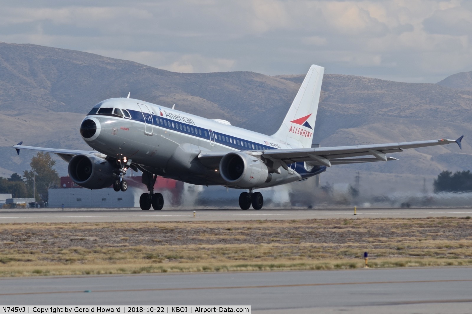 N745VJ, 2000 Airbus A319-112 C/N 1289, Take off from TWY 28L.