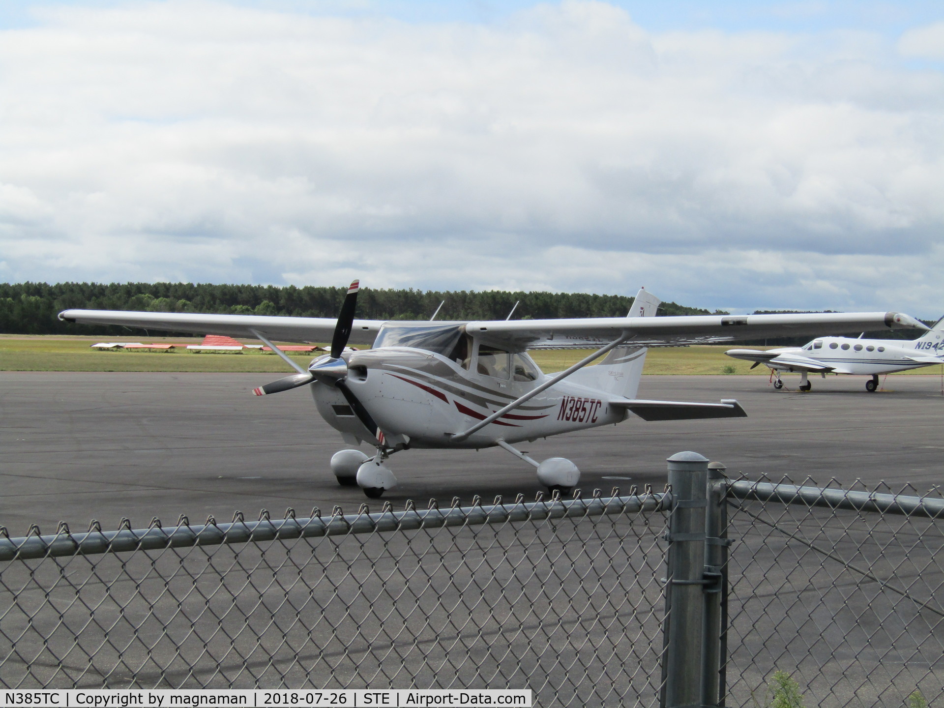 N385TC, 2005 Cessna T182T Turbo Skylane C/N T18208385, on apron