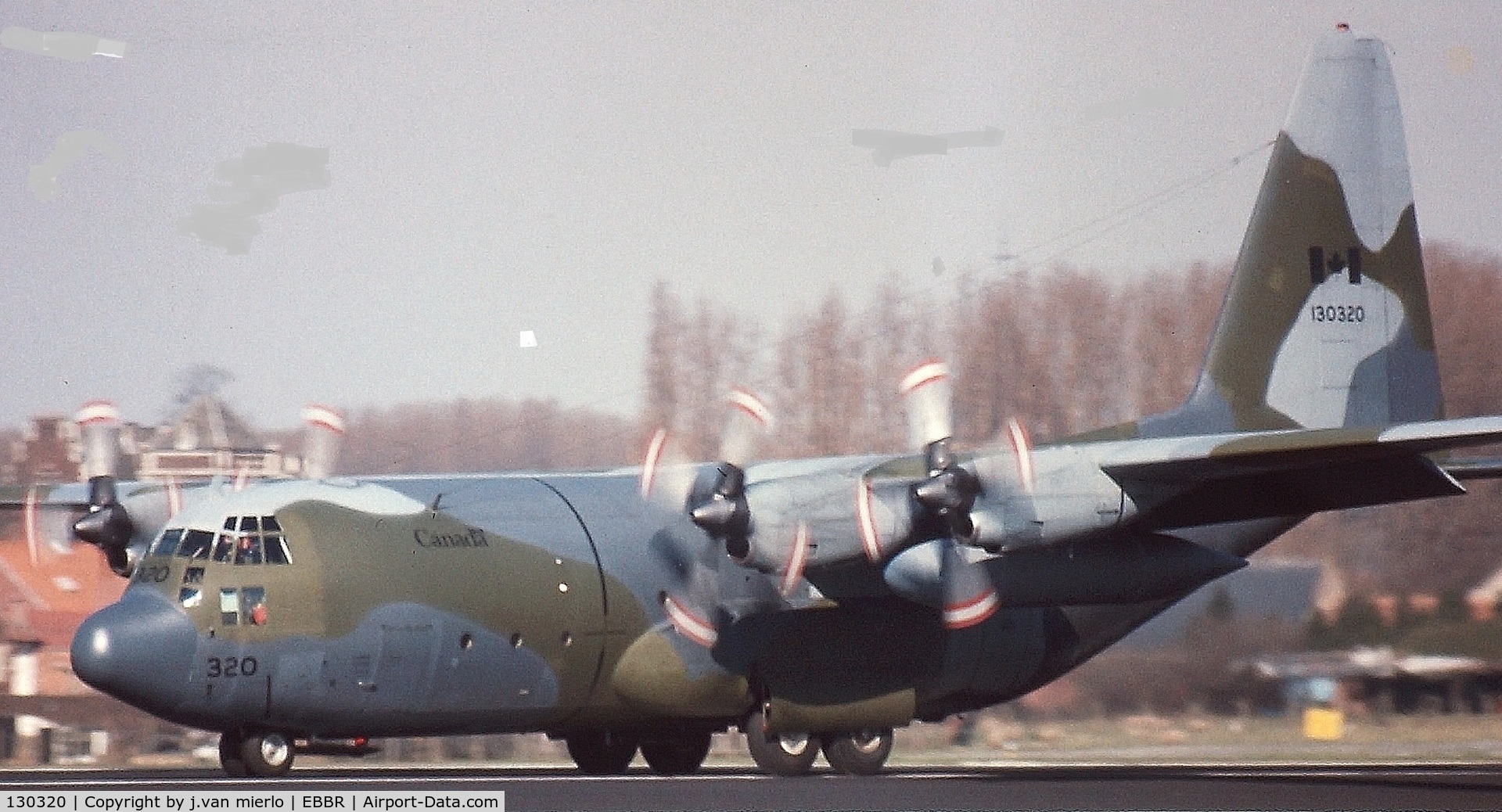 130320, 1965 Lockheed CC-130E Hercules C/N 382-4096, Landing Brussels 25L
