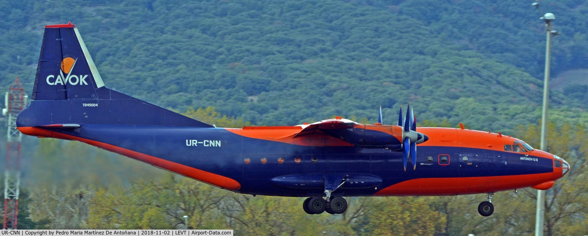 UR-CNN, 1967 Antonov An-12BK C/N 7345004, Foronda - Vitoria-Gasteiz - Euskadi - España