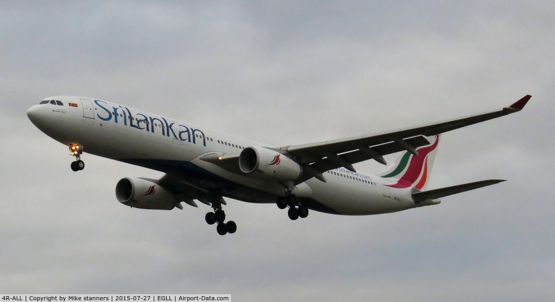 4R-ALL, 2014 Airbus A330-343 C/N 1564, SriLankan Airlines A330- 343E Landing runway 27L LHR 27.7.15