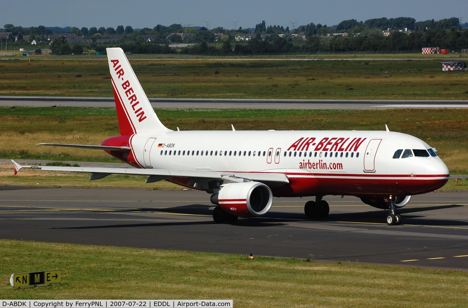 D-ABDK, 2006 Airbus A320-214 C/N 2968, Air Berlin A320 taxying for departure