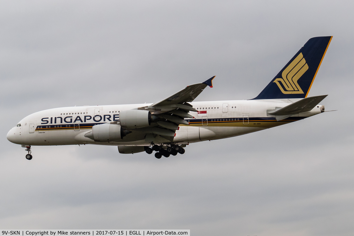 9V-SKN, 2011 Airbus A380-841 C/N 071, Singapore Airlines A380-841 Landing runway 27L from SIN,LHR 15.7.17