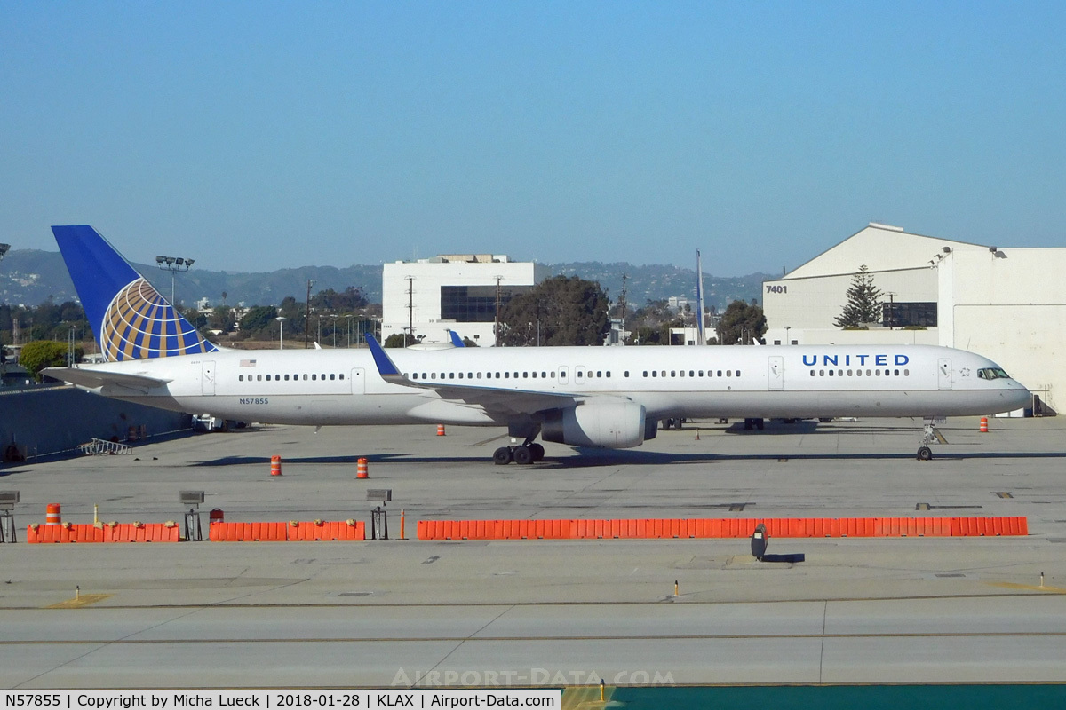 N57855, 2004 Boeing 757-324 C/N 32814, At LAX